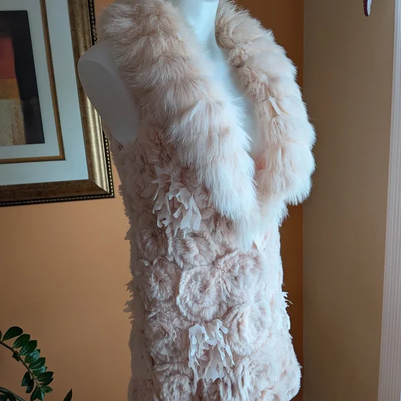 Dolce & Gabbana Blush Pink Faux Fur Vest - Picture 2 of 11